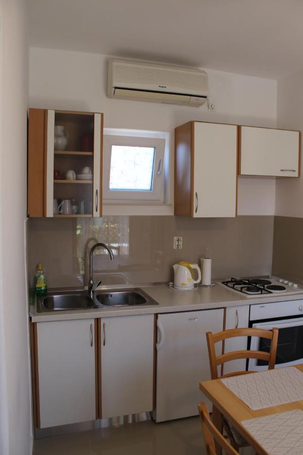 Apartments Kekel Biograd Na Moru Esterno foto