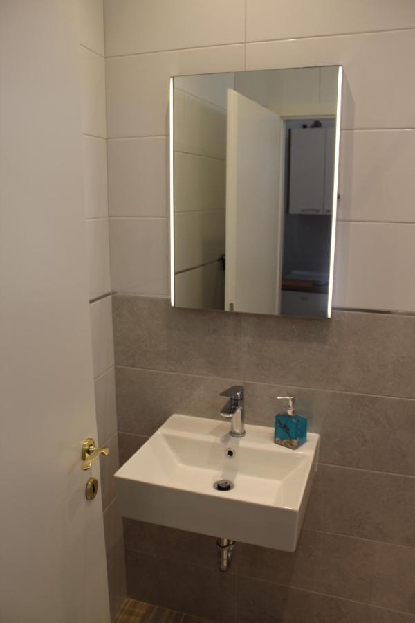 Apartments Kekel Biograd Na Moru Esterno foto