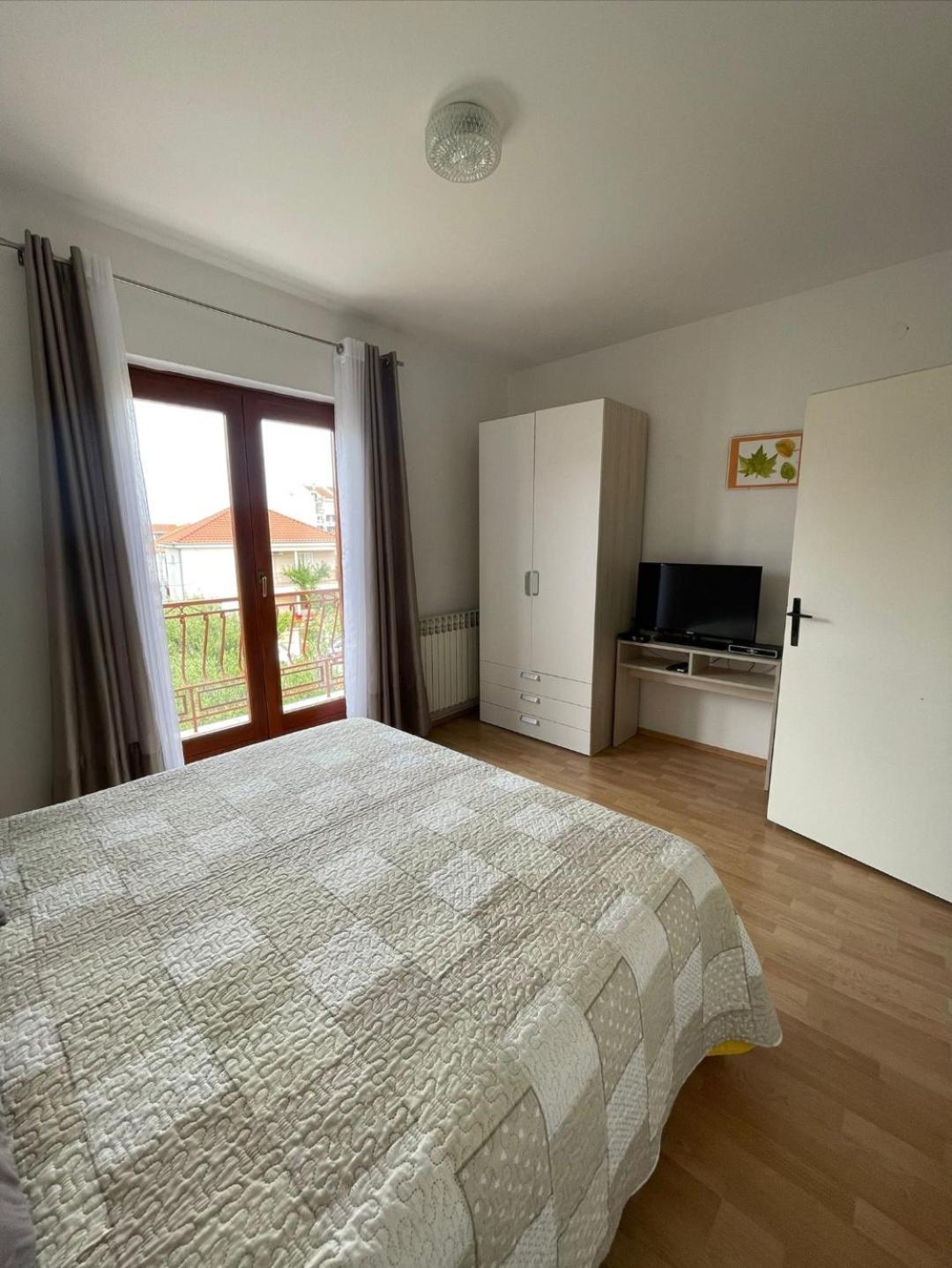 Apartments Kekel Biograd Na Moru Esterno foto