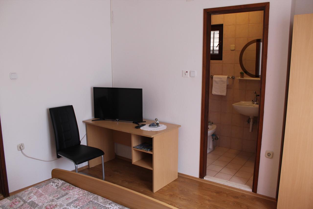 Apartments Kekel Biograd Na Moru Esterno foto