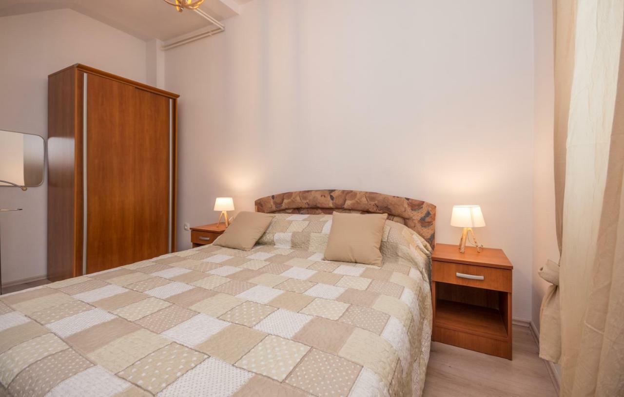 Apartments Kekel Biograd Na Moru Esterno foto